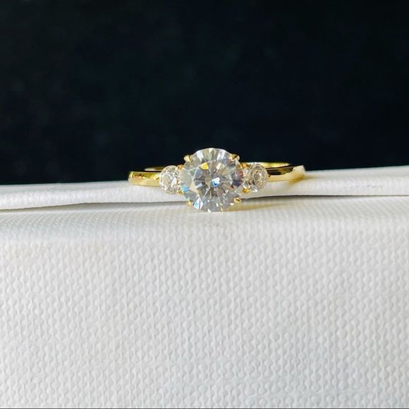 Yellow Gold Three Stone Promise RING 7 - Picture 2 of 6